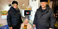 Полицейские по г.о. Воскресенск присоединились к акции «8 Марта - в каждый дом» - Городской округ Воскресенск